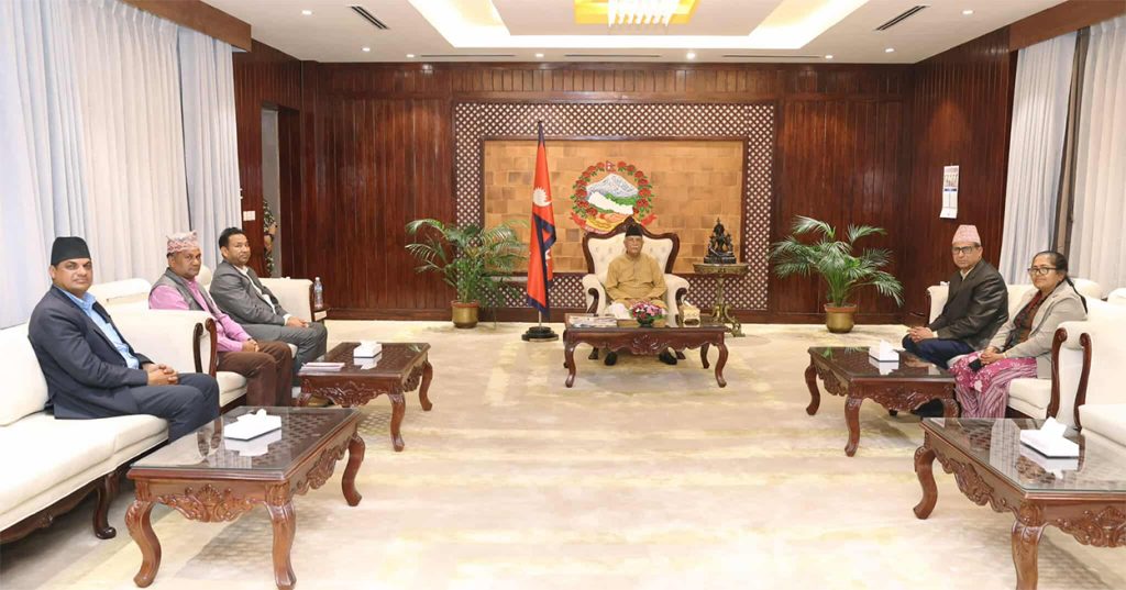 PM-KP-oli-with_teachers-Association-april-18-1024x537.jpg